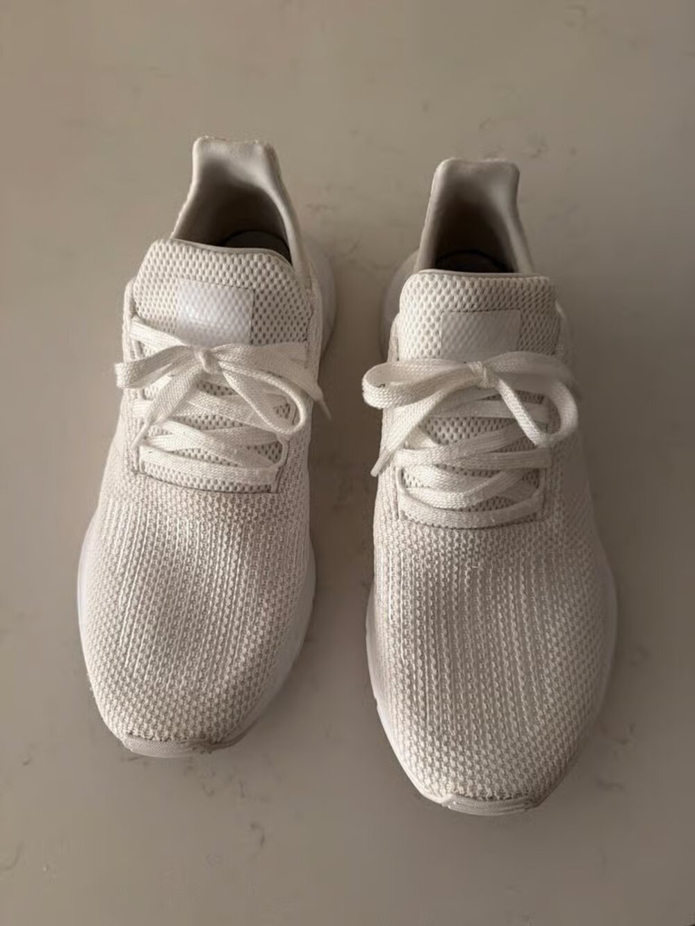 White tennis shoes